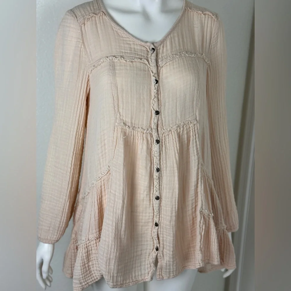 Free People Cream Button-Down Blouse Size Large. E19